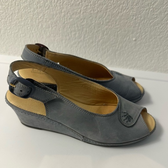 LA Plume Blue/Gray Leather Peep-Toe Slingback Sandals Gently Worn - Picture 2 of 6
